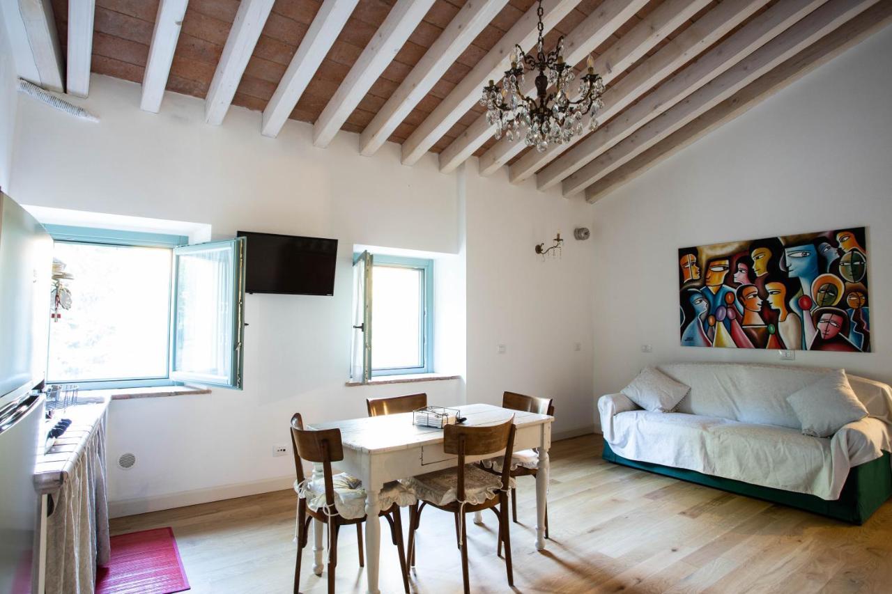 La Marcona Appartement Serramazzoni Buitenkant foto